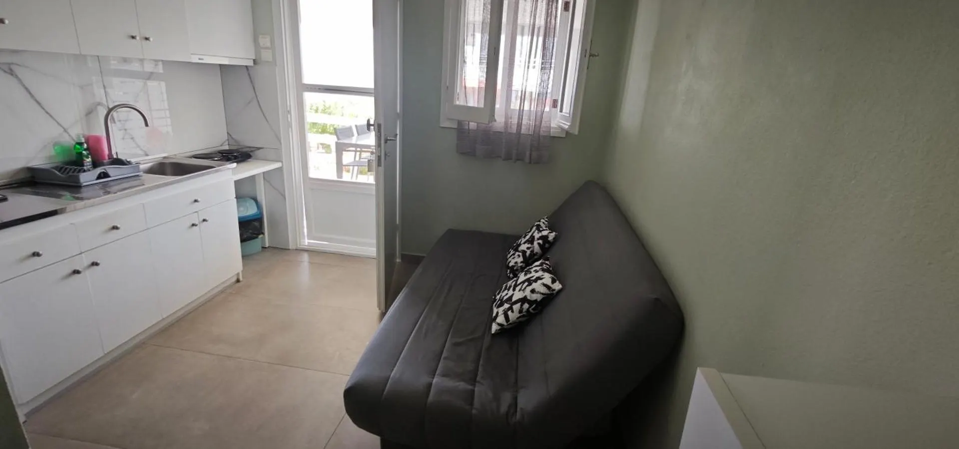 Garlis Apartments Psakoudia
